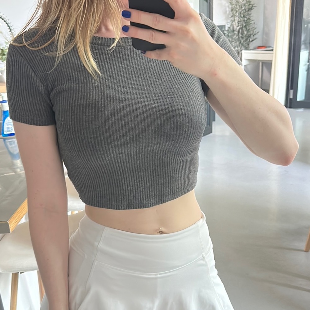 Forever 21 Gray Ribbed Crop T-Shirt